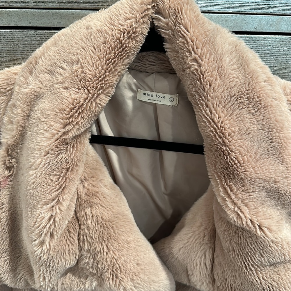 NWOT Women’s Furry Jacket - Picture 2 of 4